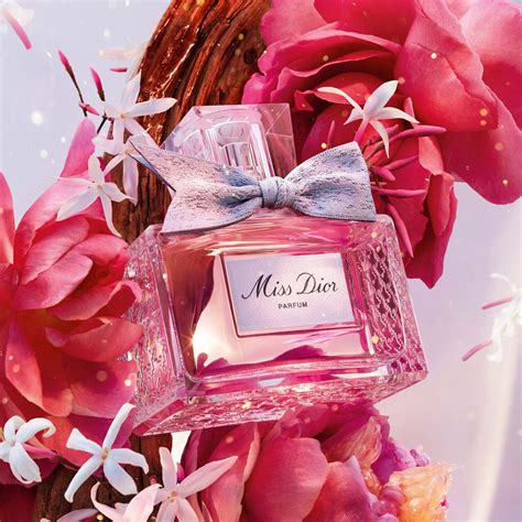 Miss Dior Parfum – Note floreali, fruttate e legnose intense